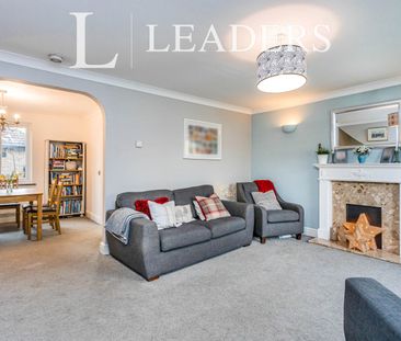 4 bedroom house to rent Elwood Close, RH15 - Photo 4