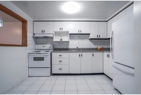 For Lease - 26 Greenleaf Terrace Unit# Basement, Toronto, Ontario - Photo 3