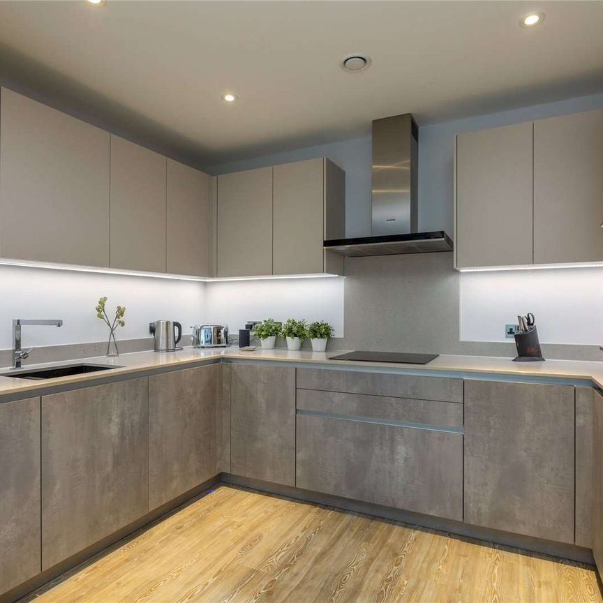 Contemporary two bedroom apartment at the edge of The Pantiles with residents concierge and underground parking - Photo 1