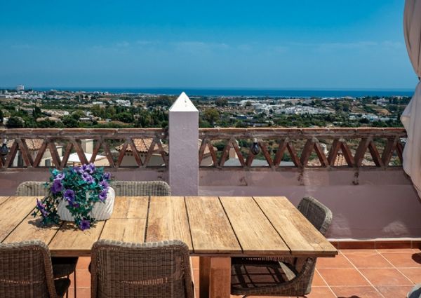 2 Bedroom Apartment For Rent in Monte Halcones