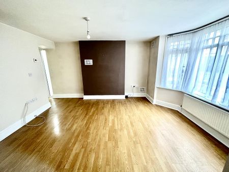 Available 1 Bed Not Specified - Photo 5