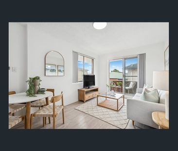 Fantastic apartment just metres from the beach - Photo 3