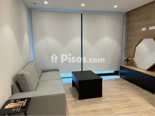Piso en alquiler en Calle Plaza de Salesianos, Número 8 - Photo 1