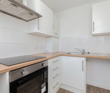 1 bedroom flat to rent - Photo 6