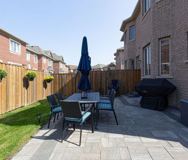 For Lease - 557 Settlers Road, Oakville, Ontario - Photo 1