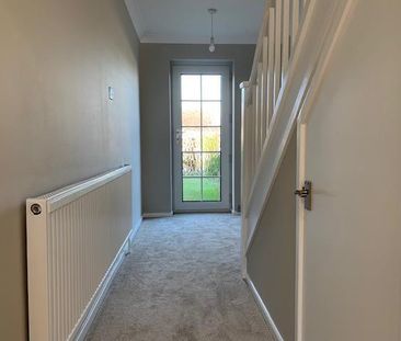 3 bedroom semi-detached house to rent - Photo 1