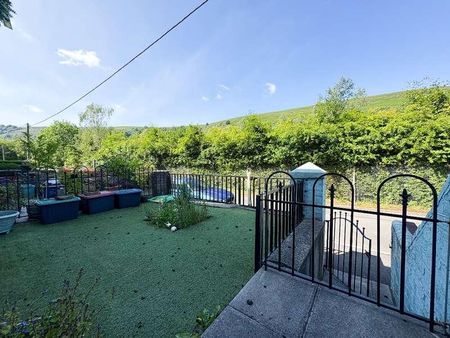 Brynhyfryd Terrace, Ebbw Vale, NP23 - Photo 2