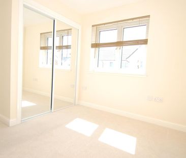 2 bedroom semi-detached house to rent - Photo 3