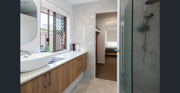 COOMBABAH - MODERN FAMILY HOME IN QUIET CUL-DE-SAC - Photo 1