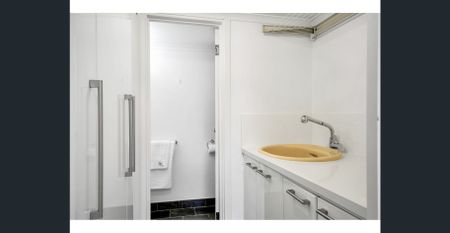 East Terrace Parkland Townhouse Furnished short or long term lease - Photo 5