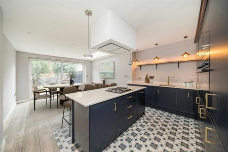 Victor Road, Teddington, TW11 - Photo 4