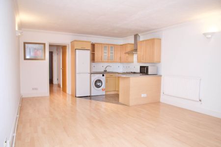 Price £1,650 pcm - Available Now - Unfurnished - Photo 2