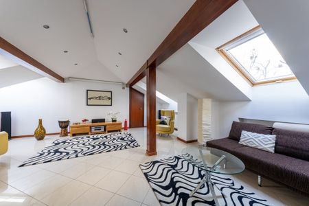 ELEGANT RESIDENCE FOR RENT IN ŁOMIANKI - Photo 3