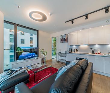 City-Residence: Elegante Top-Wohnung im Prestige-Hochhaus "Eden Tower" - Photo 1