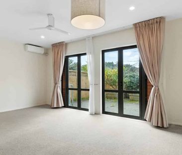 Modern 3-Bedroom Townhouse in Prime Albany Loc... - Photo 2