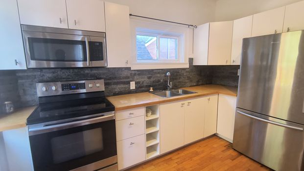 For Lease - 92 Adelaide Avenue Unit# Unit 1, Oshawa, Ontario - Photo 1