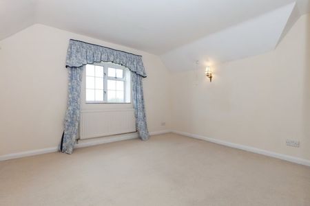 Newington, Wallingford - Photo 4