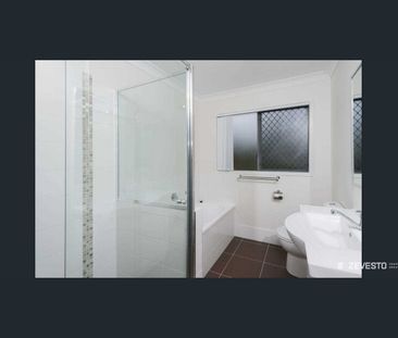 Neat & Convenient 3-Bedroom Duplex in Waterford West - Photo 4