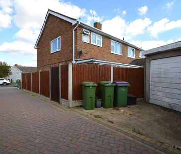 3 bedroom semi-detached house to rent - Photo 2