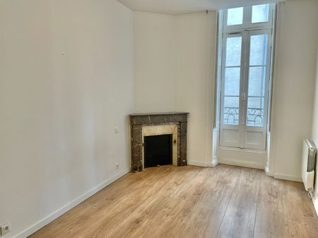 A Louer - Nantes Cathedrale - Appartement 3 Pièces En Duplex De 63.75 M² - Photo 4