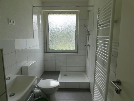 Schön gelegene neu einzugsbereite Wohnung, ideal als Single oder Pärchen! - Foto 1