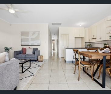 A modern home in convenient location - Photo 2