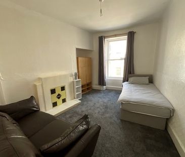 Studio Flat, First Floor Left, AB25 - Photo 5