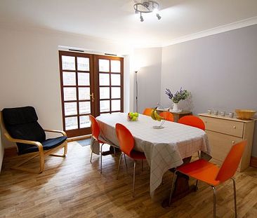 64A, Wellington Street - Photo 2