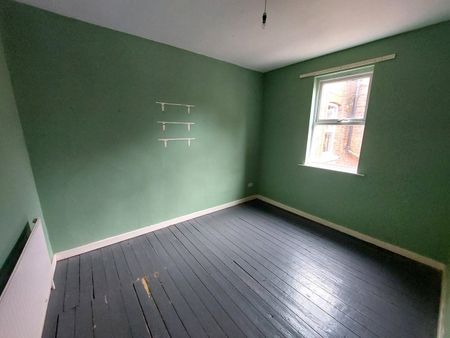 2 Bed Flat, Brookfield Road, LS6 - Photo 2