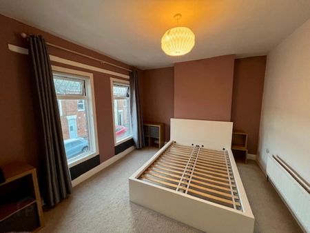 16 Isoline Street, Belfast, BT5 5GP - Photo 4