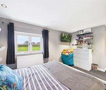 4 bedroom detached house to rent - Photo 6