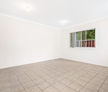 Contemporary & Convenient, Private One Bedroom Flat - Photo 1