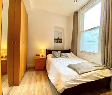 1 Bed Flat, Whitecross Street, EC1Y - Photo 1