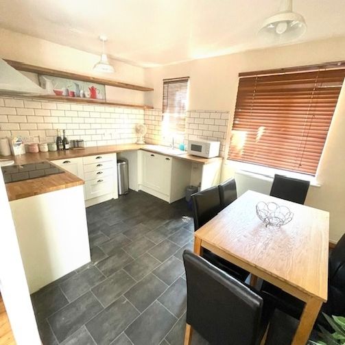 2 Bed Flat, Rose Kiln Lane, RG1 - Photo 1