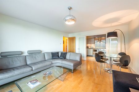 Bridge House, St George Wharf, Vauxhall, SW8 2LQ - Photo 3