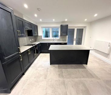 4 bedroom terraced house to rent - Photo 4