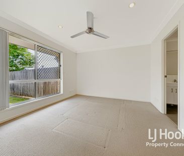 MODERN 3 BEDROOM HOME WITH AIR CONDITIONING & COVERED OUTDOOR AREA - Photo 2