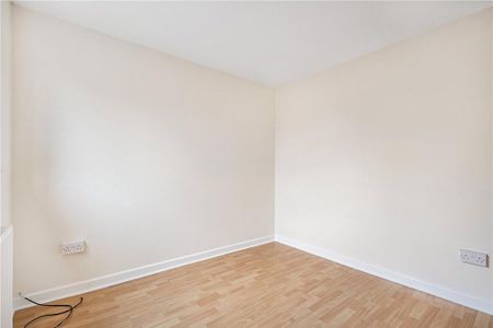 3 bedroom detached house to rent - Photo 4