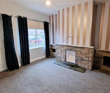 3 bedroom semi-detached house to rent - Photo 6