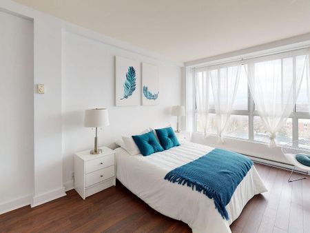 5999 Monkland - Photo 5