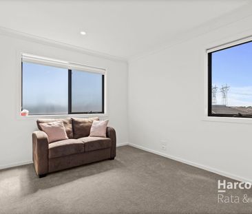 Stunning 4-Bedroom Home in Wollert - Photo 6