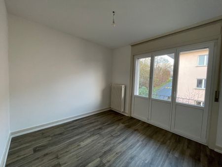 4.5 perfectly located, overlooking the neighborhood, with balcony and view - Photo 3