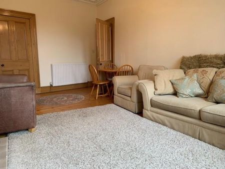 3 bedroom flat to rent - Photo 3