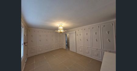 Fully renovated 3-bed gem with European-inspired designer detailing, chef’s kitchen & walk-to-everything convenience - Photo 3