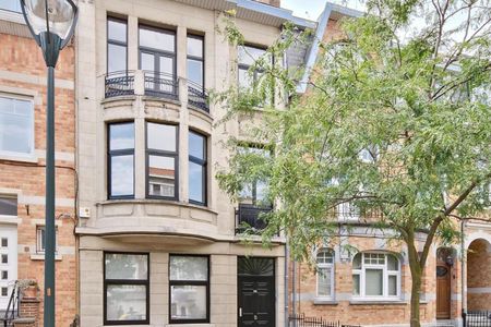 Idéalement Située, Superbe Maison avec Jardin, 5CH, 3SDB - Photo 3
