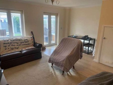 Lutterworth, Leicestershire, LE17 - Photo 3