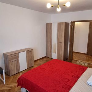 Apartament cu 4 camere, zona Tudor - Fotografie 2