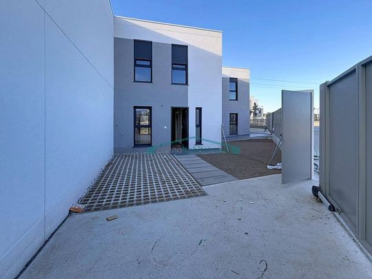 4 room luxury House for rent in San Antonio de Benagéber, Valencia - Photo 1