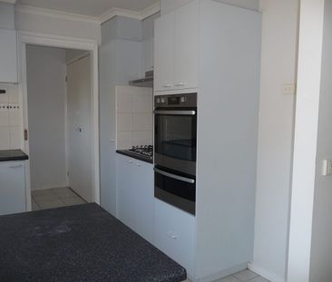 Spacious unit in a great location and walking distance to Monash Un... - Photo 6