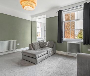 2 bedroom flat to rent - Photo 2